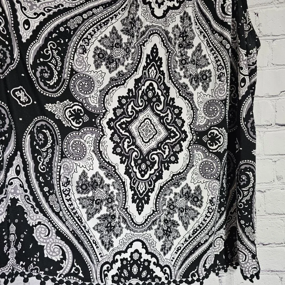 INC International Concepts Top M Black White Paisley Sleeveless Pom Pom Hem Trim - Picture 11 of 13